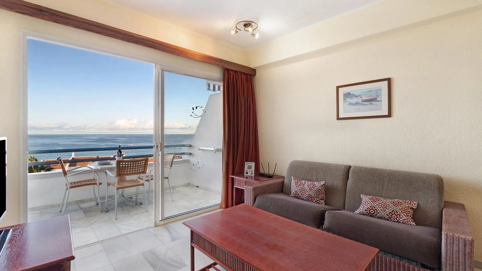 アパート Apartament Over The Ocean アデヘ